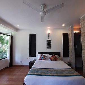 Queen Room Garden View